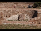 00187 ostia - regio v - insula xvii - ninfeo su piazzale della vittoria (v,xvii,2) - nymphaeum (2) - suedseite - apsis - via vittoria - bli ri norden - 09-2022.jpg